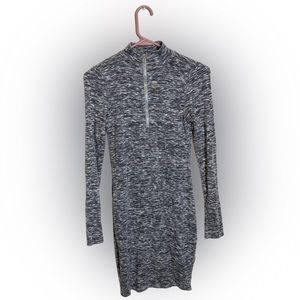 EXPRESS STRETCH DRESS SIZE XS LONG SLEEVE 1/4 ZIP